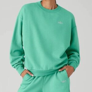 Alo Yoga Crewneck Pullover Size Medium Lettuce Color